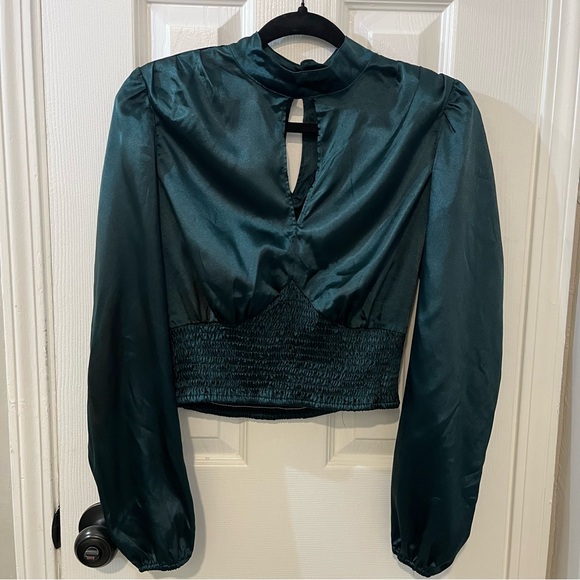 Guess Factory Cabrera Keyhole Top - Picture 2 of 6